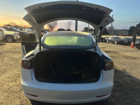 Used 2023 Tesla Model 3 Standard Range image 22