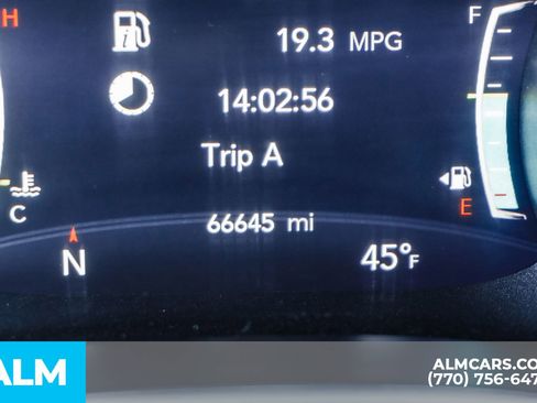 Used 2023 Chrysler Pacifica Touring-L image 58