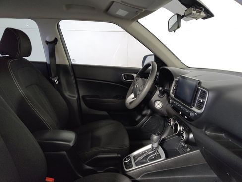 Used 2020 Hyundai Venue SEL FWD image 21