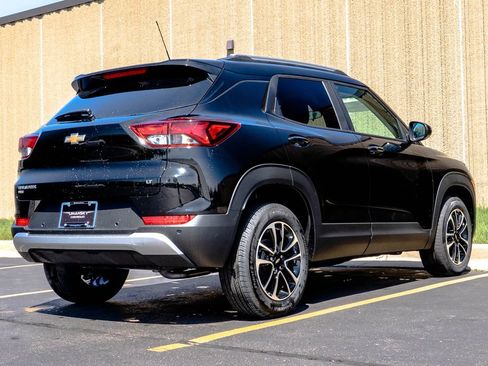 New 2026 Chevrolet TrailBlazer LT w/ LT Cold Weather Package AWD/4WD image 9