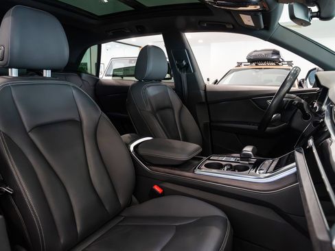 Used 2019 Audi Q8 Premium w/ Convenience Package AWD/4WD image 24