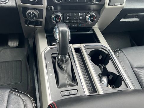 Used 2019 Ford F150 Lariat w/ Equipment Group 502A Luxury AWD/4WD image 21