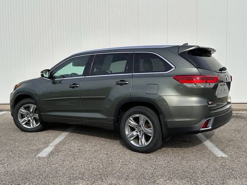 Used 2017 Toyota Highlander Limited w/ Protection Package #3 AWD/4WD image 3