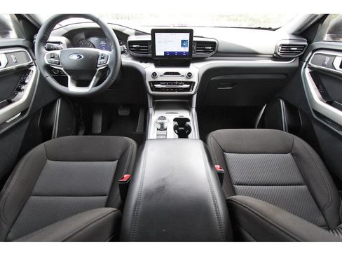 Used 2023 Ford Explorer XLT RWD image 10