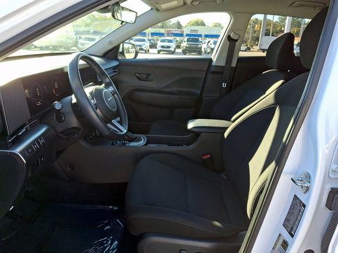 Used 2025 Hyundai Kona SEL image 13