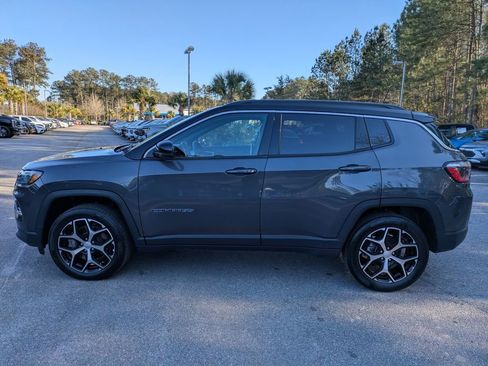 Used 2024 Jeep Compass Limited image 7
