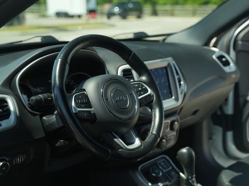 Used 2021 Jeep Compass Latitude AWD/4WD image 27