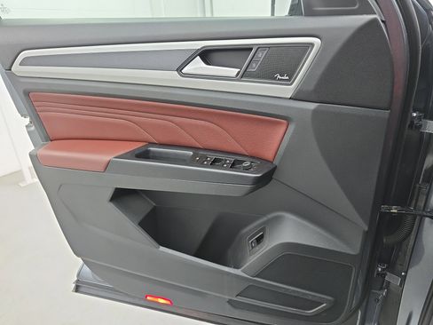 Used 2021 Volkswagen Atlas Cross Sport SEL Premium image 27