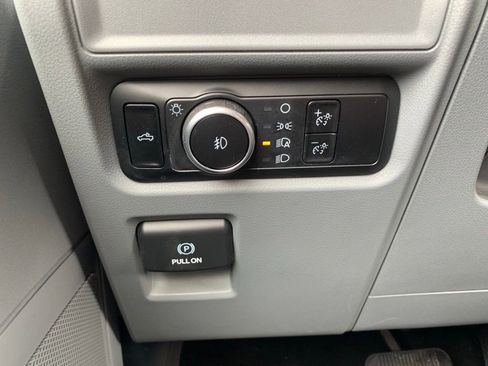 Used 2023 Ford F150 XLT image 15