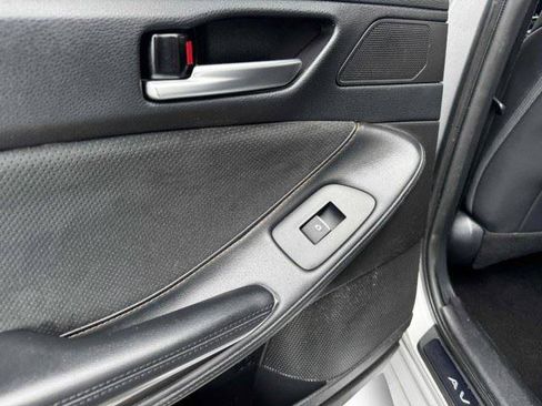 Used 2019 Toyota Avalon XSE FWD image 40