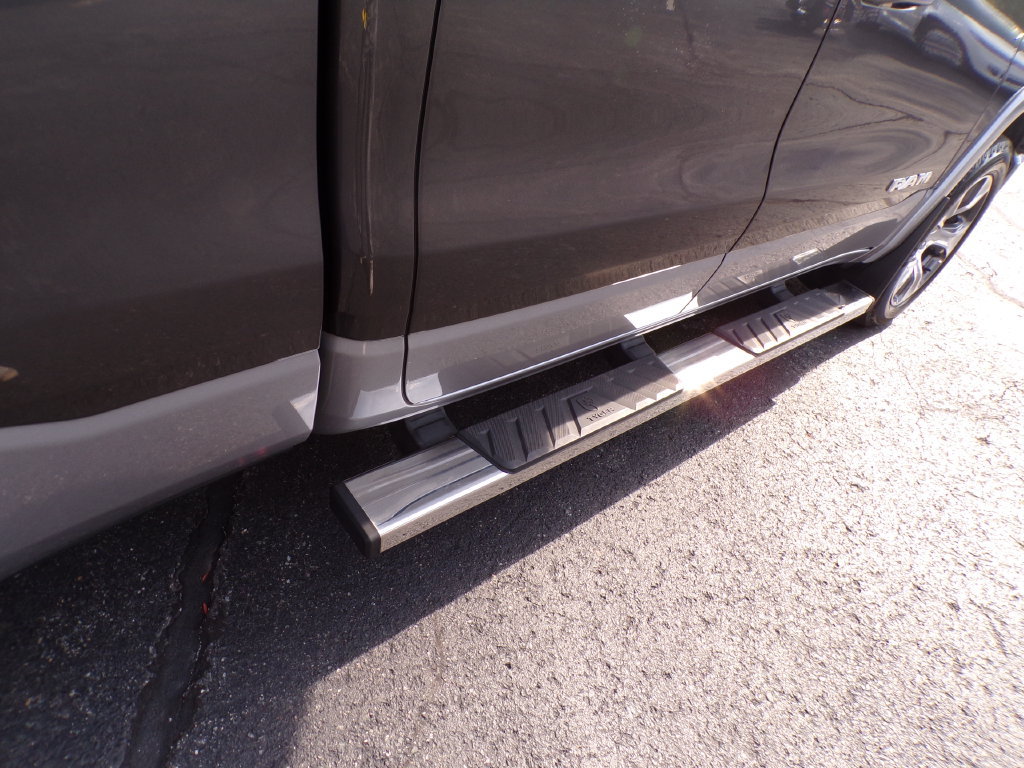 Used 2020 RAM 1500 Laramie AWD/4WD image 7