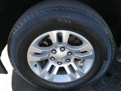 Used 2020 Chevrolet Suburban LT image 11