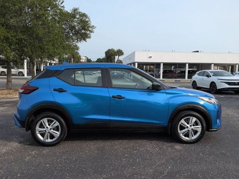 Certified 2025 Nissan Kicks Play S FWD image 3