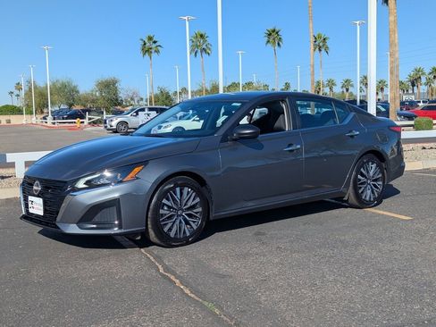 Certified 2024 Nissan Altima 2.5 SV image 2