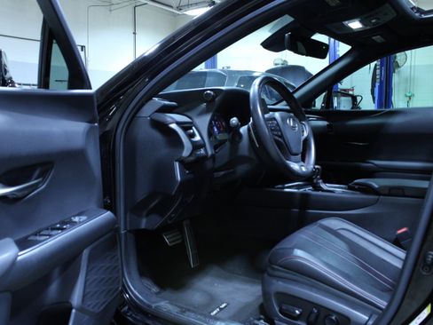 Used 2019 Lexus UX 200 F Sport w/ F Sport Premium Package image 7