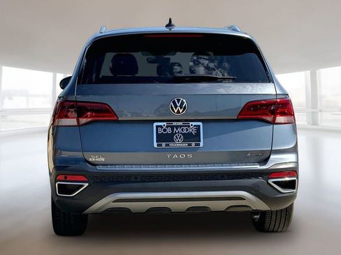Certified 2022 Volkswagen Taos SEL w/ Panoramic Sunroof Package AWD/4WD image 4