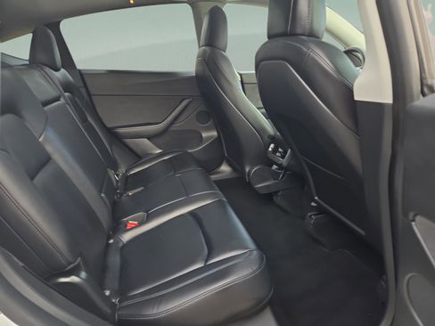 Used 2020 Tesla Model Y Long Range image 12