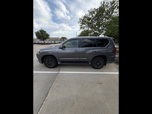 Used 2017 Lexus GX 460 Premium AWD/4WD image 2
