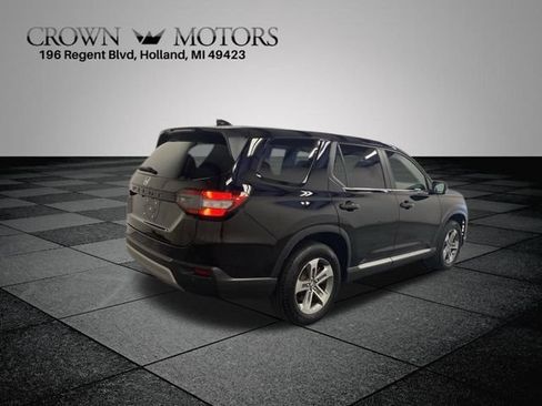 Used 2025 Honda Pilot EX-L image 6