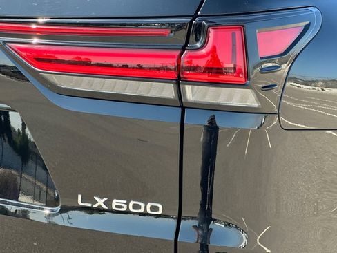 Used 2023 Lexus LX 600 F Sport w/ Accessory Package (Z1) AWD/4WD image 27