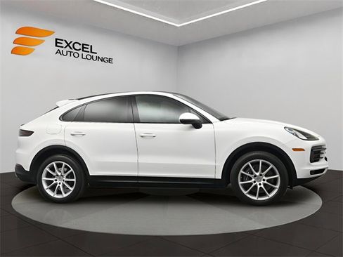 Used 2023 Porsche Cayenne Coupe image 7