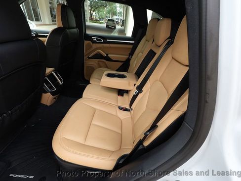 Used 2016 Porsche Cayenne image 28