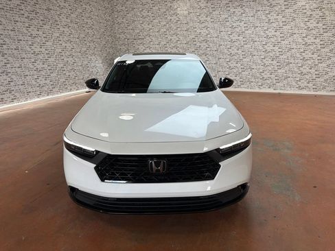 Used 2025 Honda Accord Sport image 2