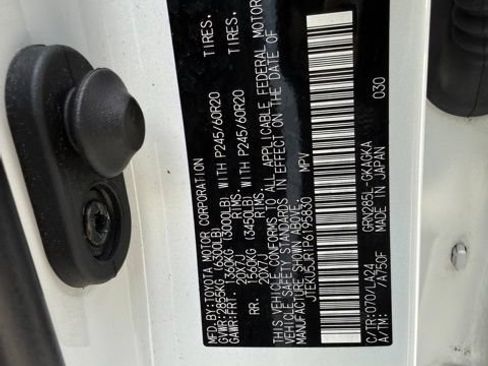 Used 2023 Toyota 4Runner Limited AWD/4WD image 14