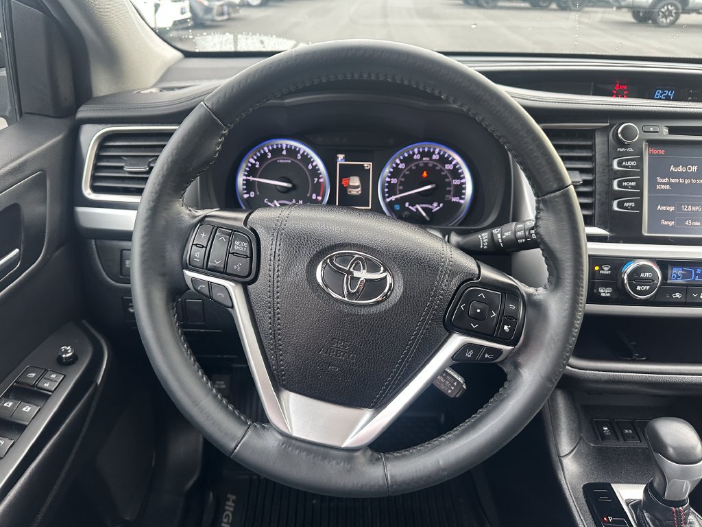 Used 2019 Toyota Highlander SE AWD/4WD image 20