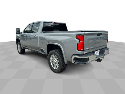 Used 2025 Chevrolet Silverado 2500 LTZ w/ LTZ Premium Package AWD/4WD image 7