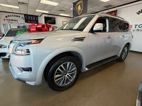 Used 2023 Nissan Armada SL w/ Captain's Chairs Package AWD/4WD image 6