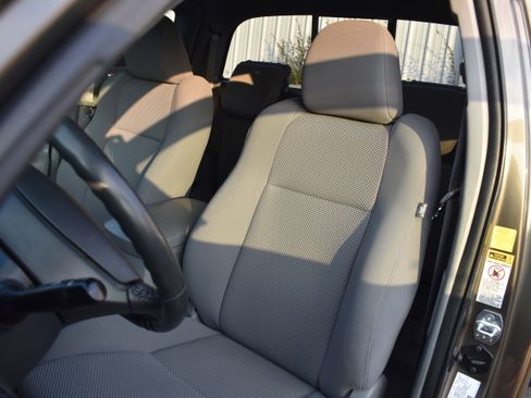 Used 2011 Toyota Tacoma PreRunner w/ TRD Sport Pkg image 15