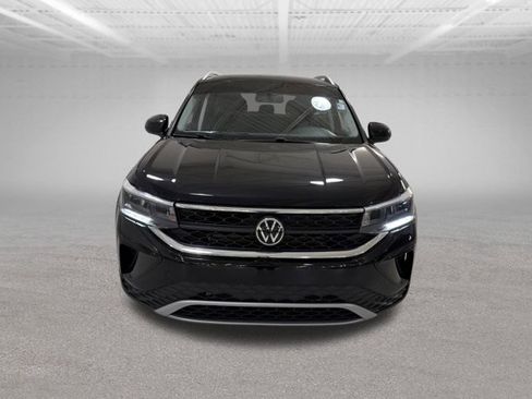 Used 2022 Volkswagen Taos SE AWD/4WD image 2