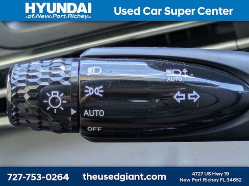 Used 2025 Hyundai Elantra Hybrid FWD image 29