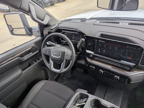 New 2026 GMC Sierra 2500 SLE image 19