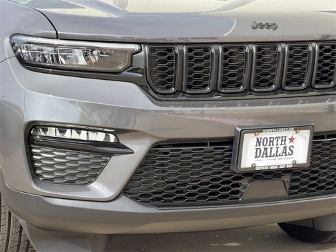 New 2025 Jeep Grand Cherokee Limited image 7