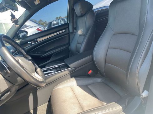 Used 2020 Honda Accord Sport image 4