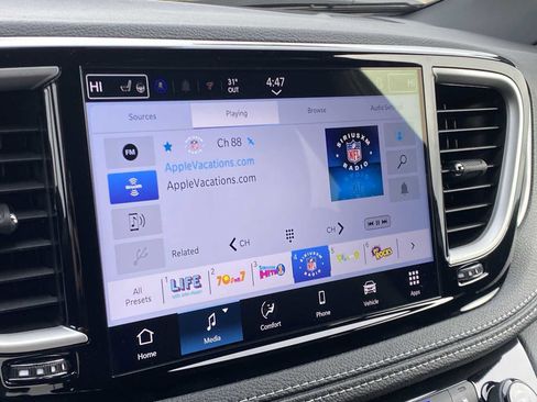 New 2026 Chrysler Pacifica Select image 26