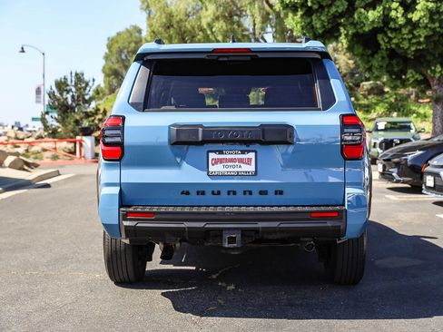 Certified 2025 Toyota 4Runner SR5 AWD/4WD image 5
