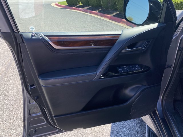 Used 2016 Lexus LX 570 4WD w/ Luxury Package image 16