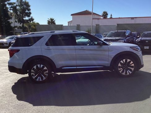 Used 2025 Ford Explorer Platinum w/ LUX Leather Package image 2