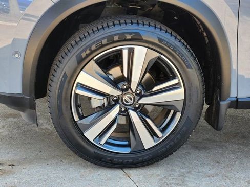 Used 2021 Nissan Rogue Platinum image 18