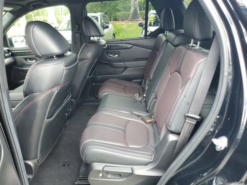 Used 2025 Honda Pilot Black Edition image 11