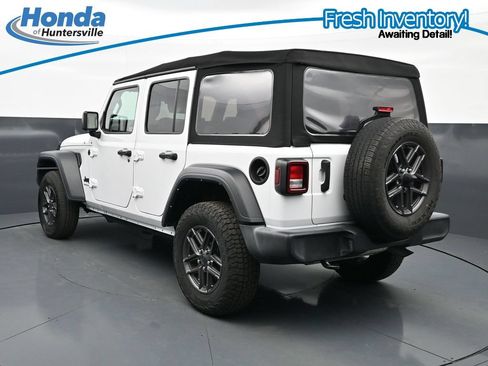Used 2024 Jeep Wrangler Unlimited Sport AWD/4WD image 8