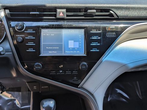 Used 2018 Toyota Camry SE FWD image 24