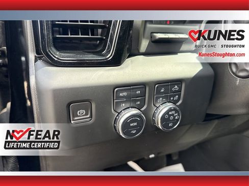 Used 2023 GMC Sierra 1500 AT4 w/ Technology Package AWD/4WD image 24