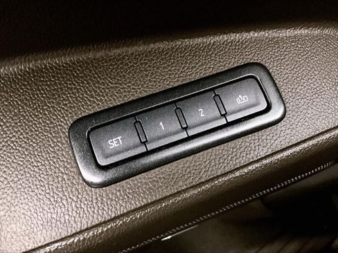 Used 2020 GMC Yukon XL Denali RWD image 32