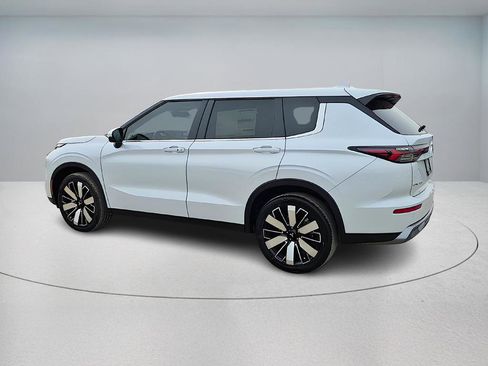 New 2026 Mitsubishi Outlander SE AWD/4WD image 4