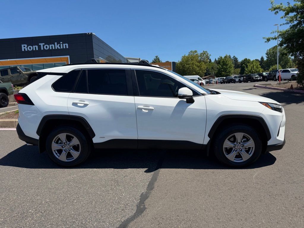 Used 2025 Toyota RAV4 XLE w/ Convenience Package AWD/4WD image 8