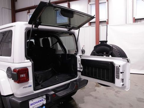 Used 2022 Jeep Wrangler Unlimited Sahara w/ Cold Weather Group image 13